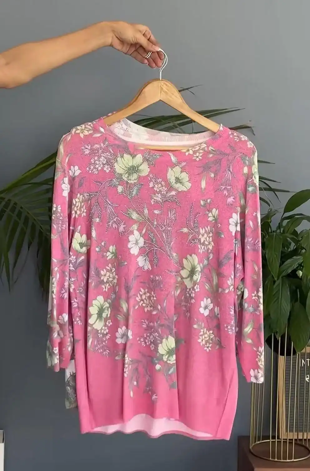 Product image of COMFY 3RD QUARTER SLEEVED TOP