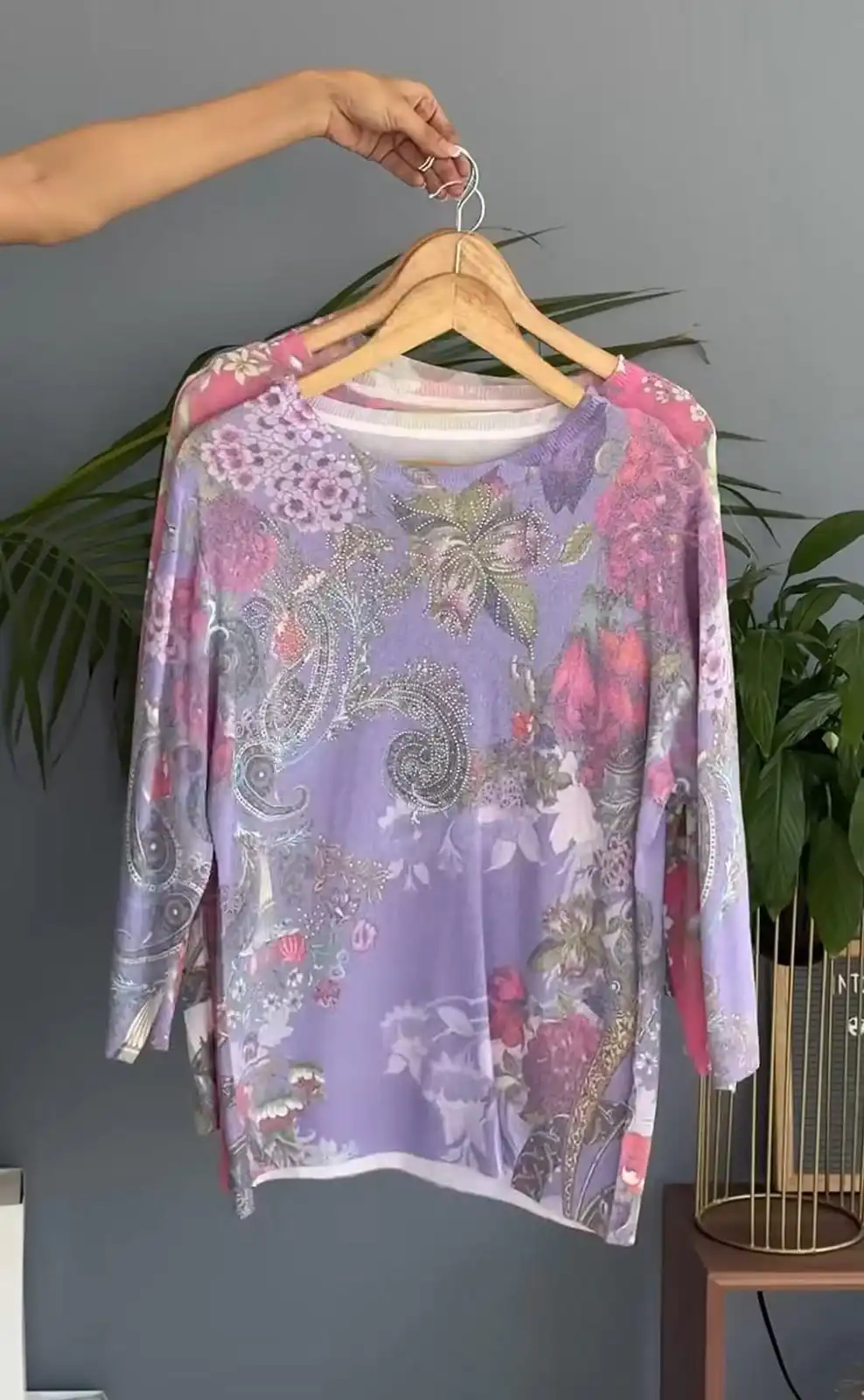 Product image of COMFY 3RD QUARTER SLEEVED TOP