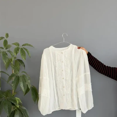 OVERSIZED LACE TOP