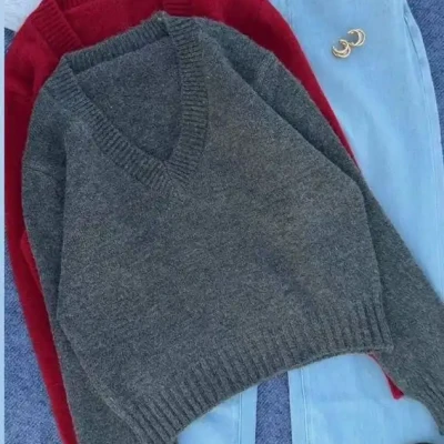V NECK CROP SWEATER