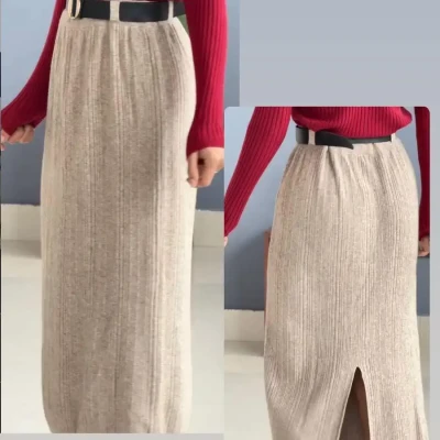 WOOLEN SKIRT WITH BELT