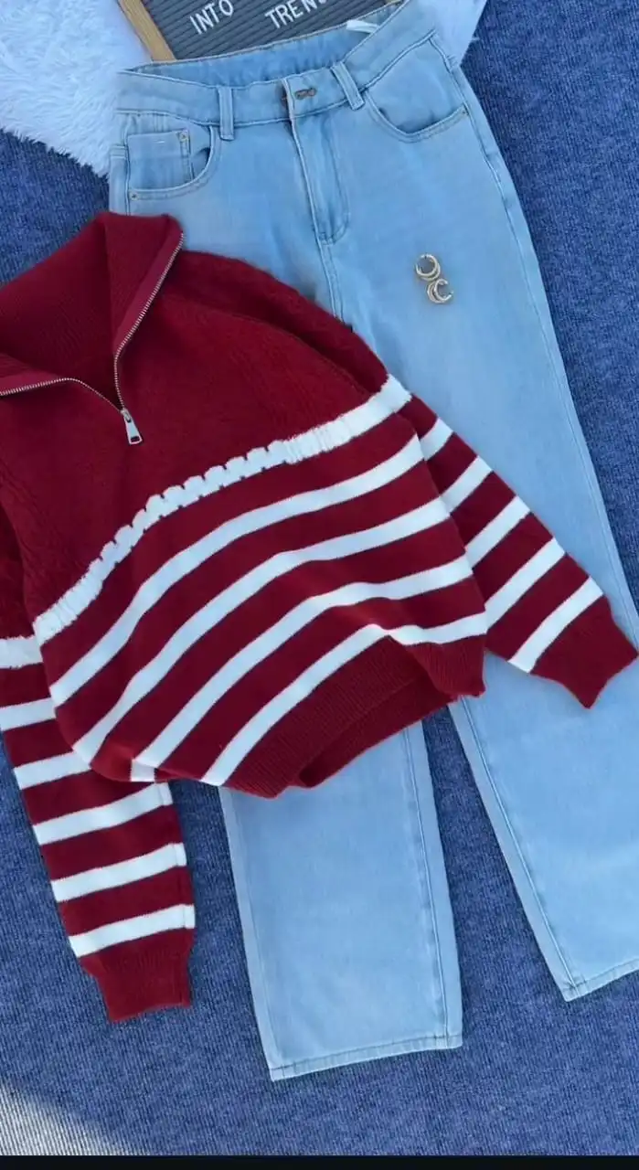Product image of CREW NECK ZIPUP