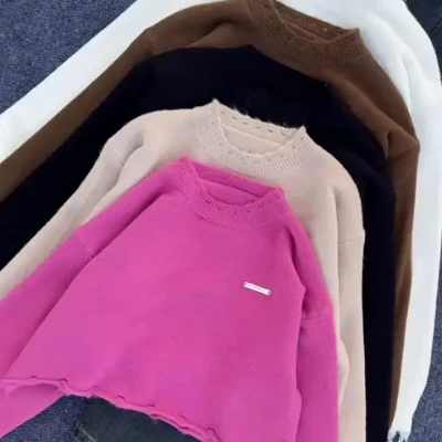 WOOLEN CROP SWEATER
