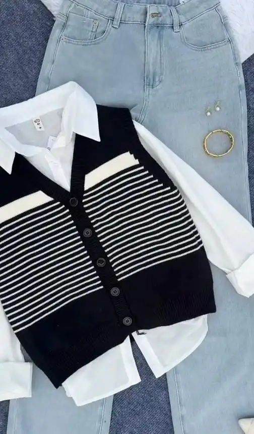 Product image of HALF SWEATER
