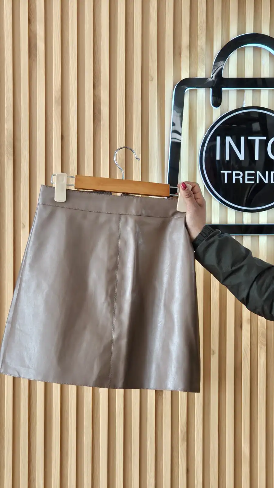 Product image of PLAIN LEATHER SKIRT