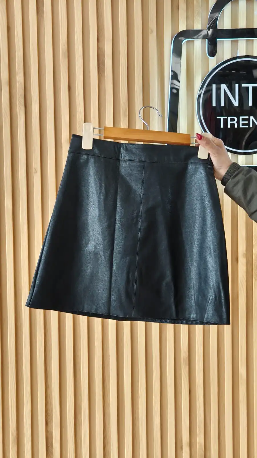 Product image of PLAIN LEATHER SKIRT