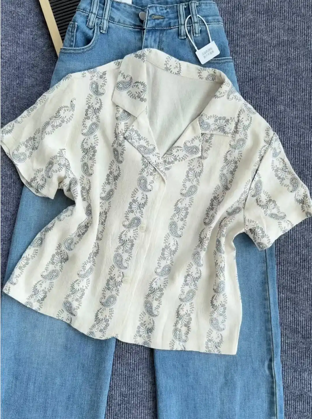 Product image of LINEN CROP SHIRT