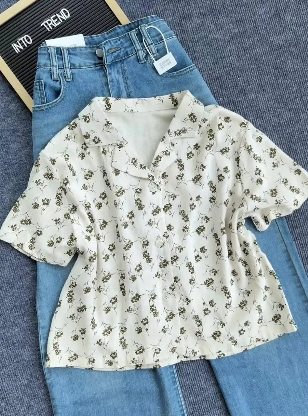 Product image of Linen crop shirt floral print
