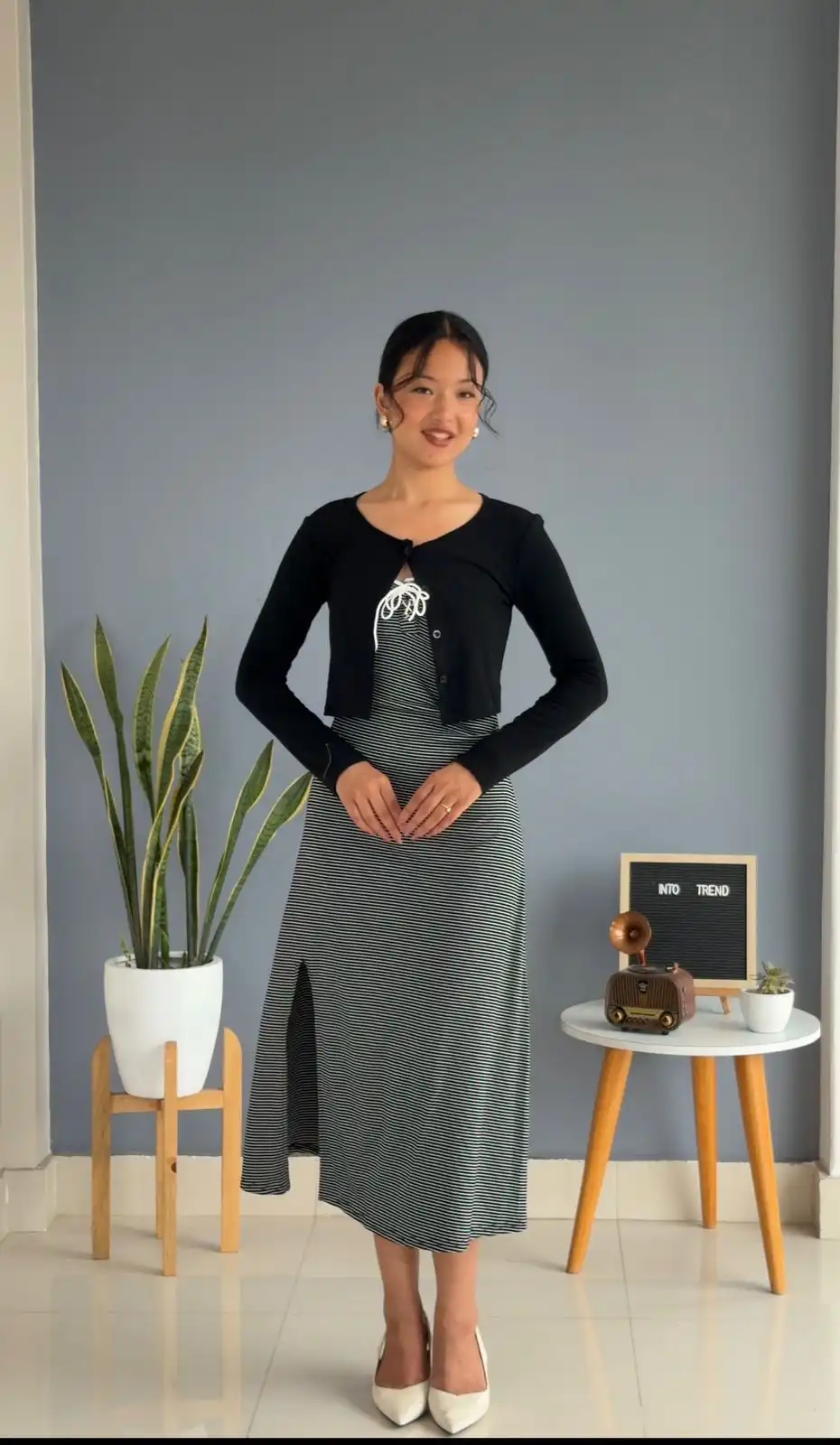Product image of SLEEVELESS LINNING OUTER DRESS