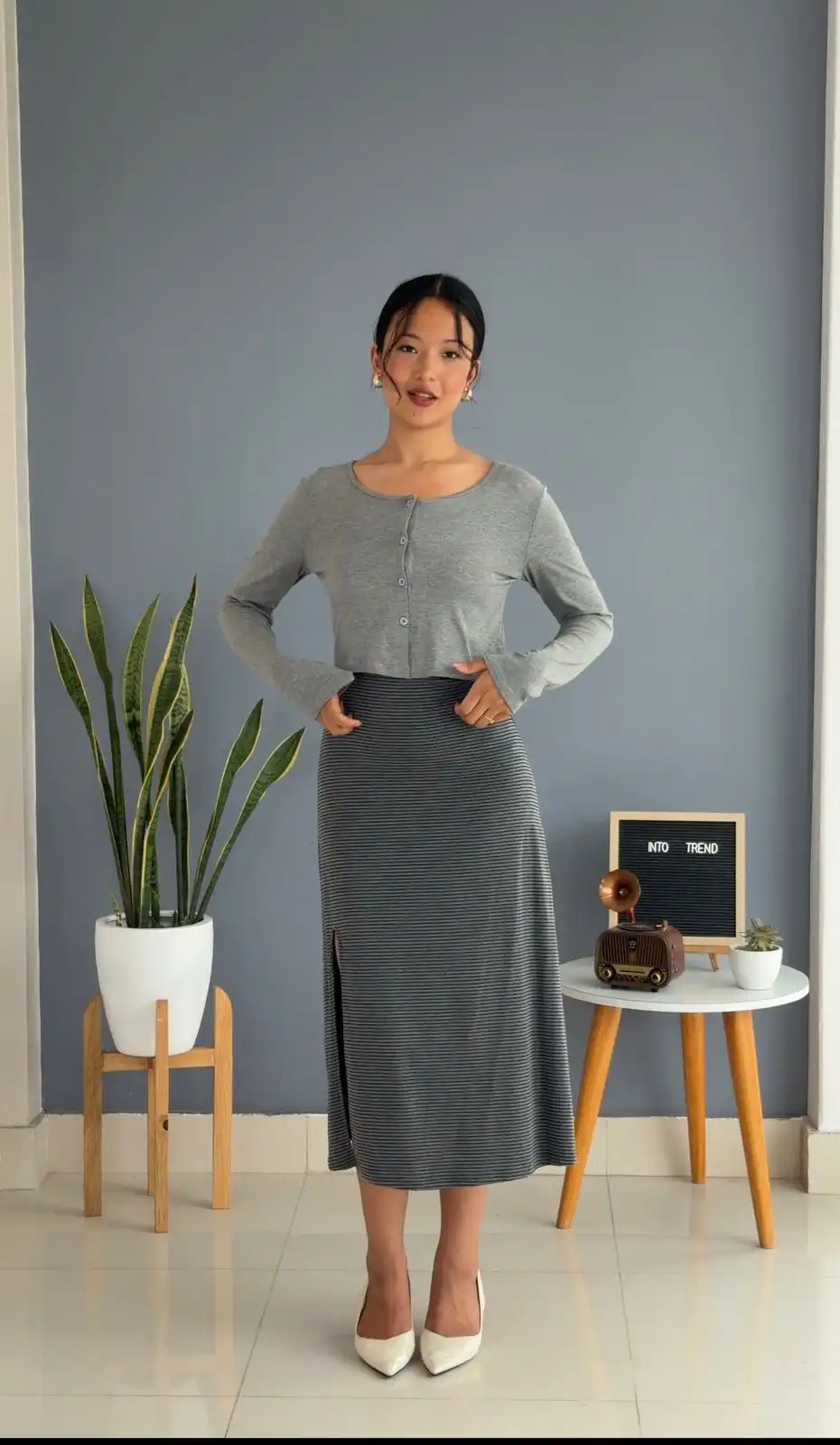 Product image of SLEEVELESS LINNING OUTER DRESS