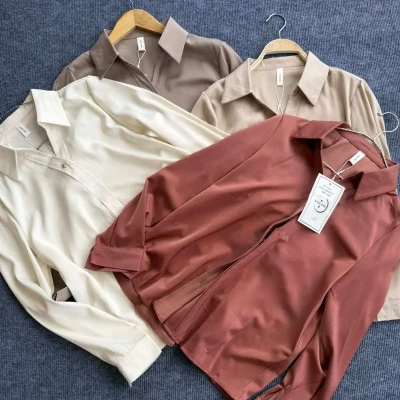 112 6069 SHIRT WITH GOLD BUTTON
