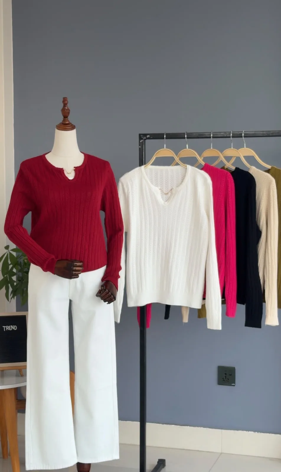 Product image of WOOLEN V DESING TOP WITH CHAIN