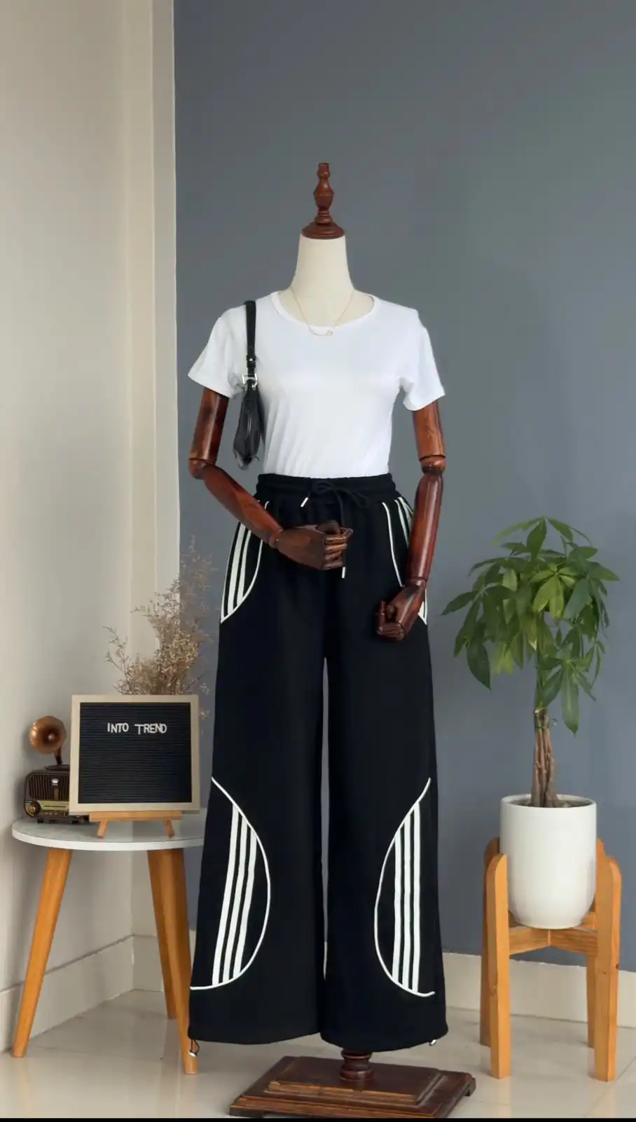 Product image of 3 LINE DESIGN JOGGERS