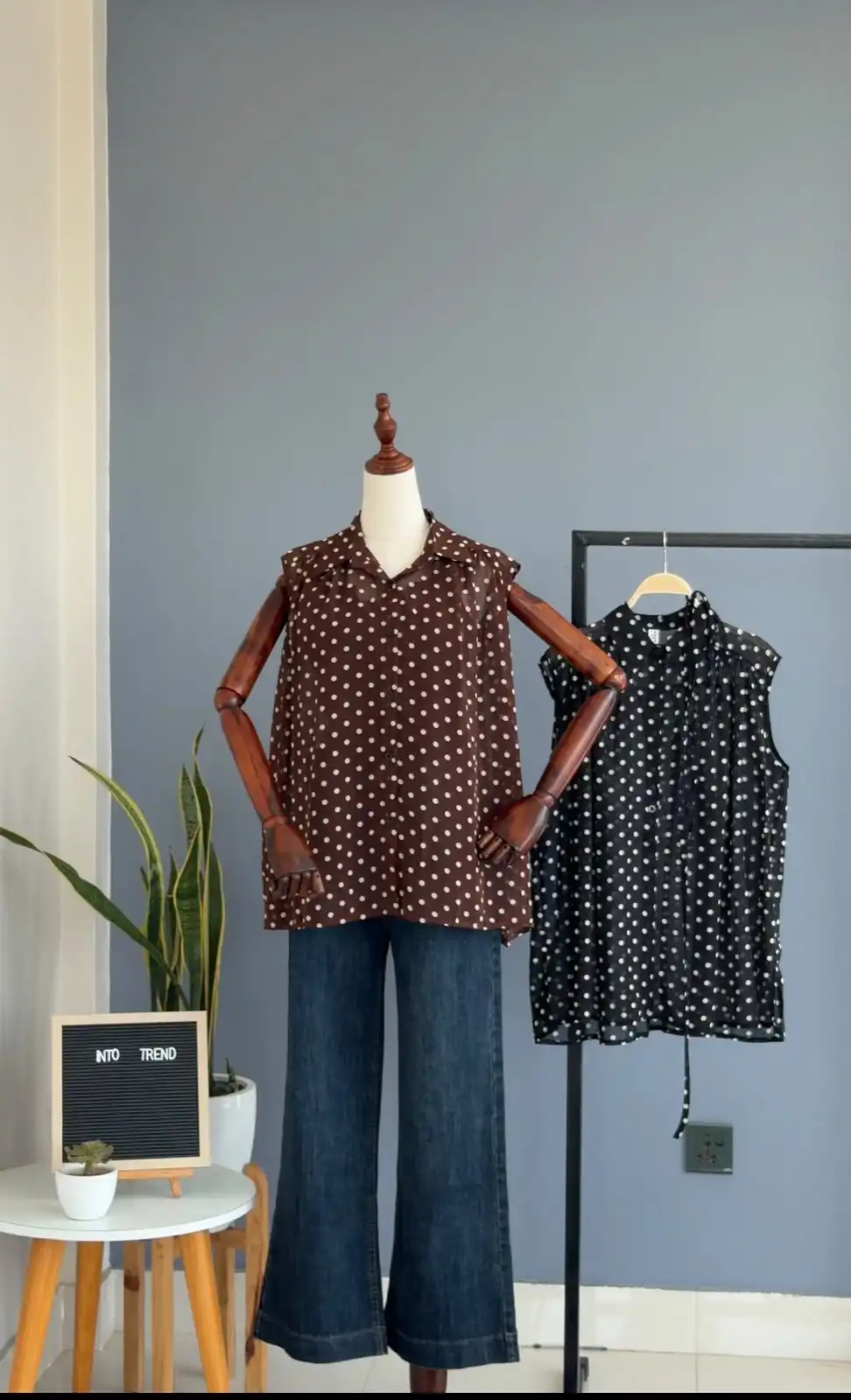 Product image of 116 POLKA DOT SLEEVELESS SHIRT  TOP