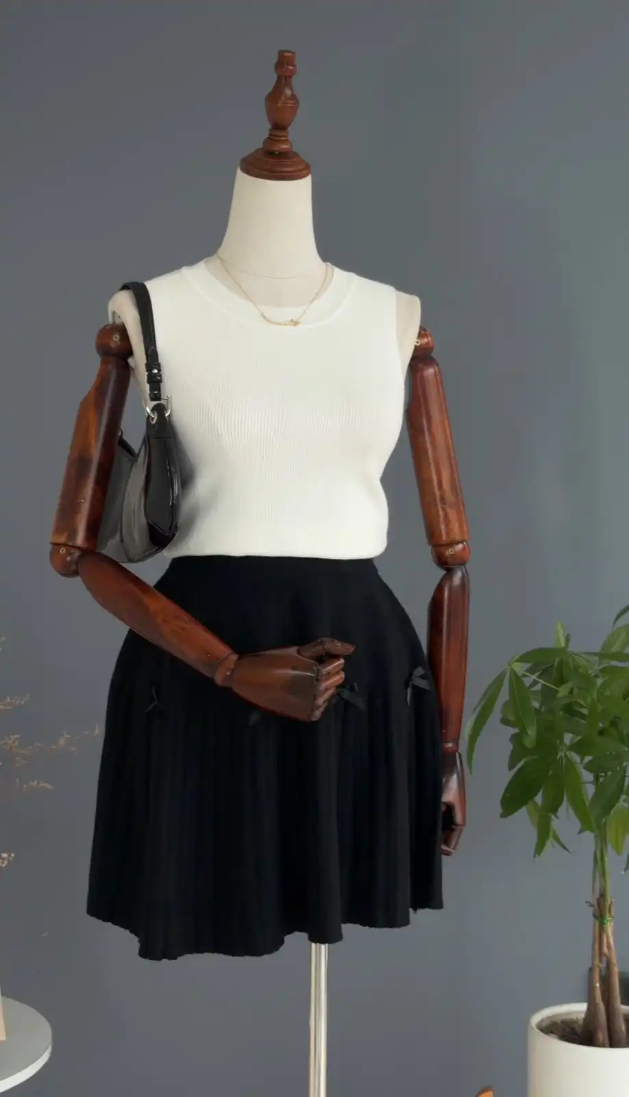 Product image of MINI WOLLEN BOW SKIRT
