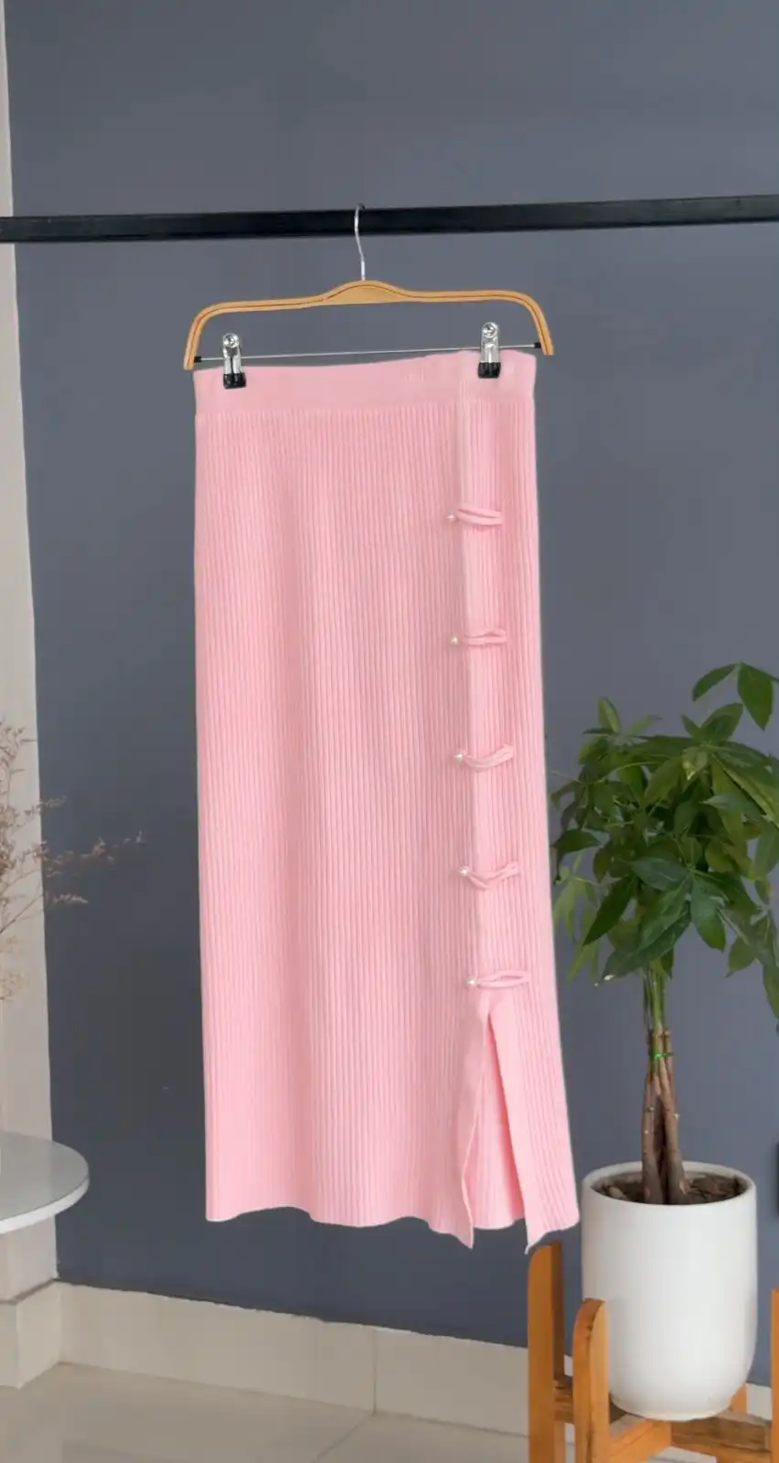 Product image of PEARL SLIT SKIRT