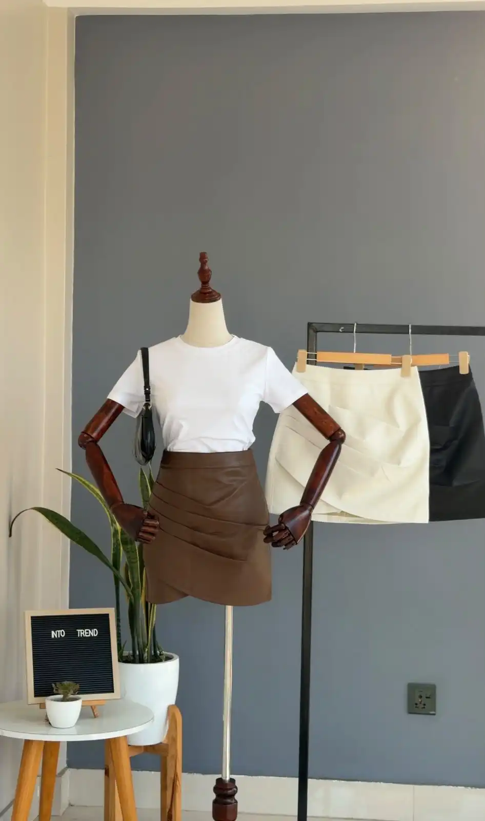 Product image of R5 180 SRUNCHED LEATHER SKIRT
