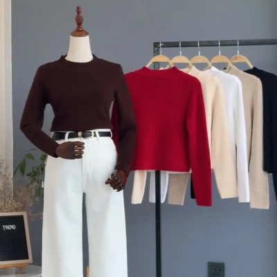 CROP TEE NECK WITH FUR