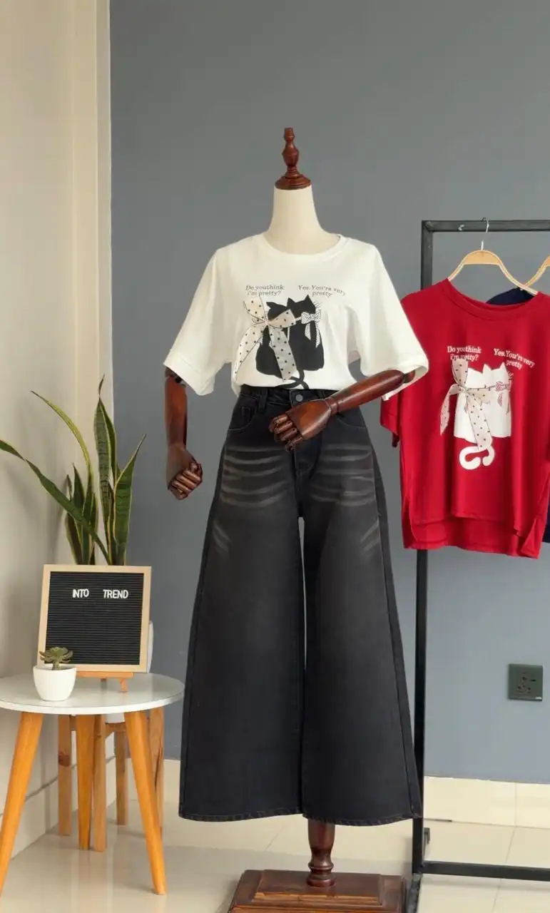 Product image of WASHED JEANS