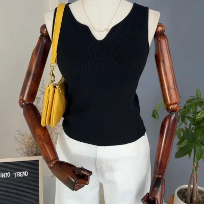 WOOLEN V NECK CAMI