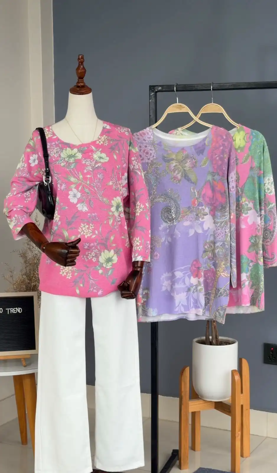 Product image of R1 024 COMFY 3RD QUARTER SLEEVED TOP