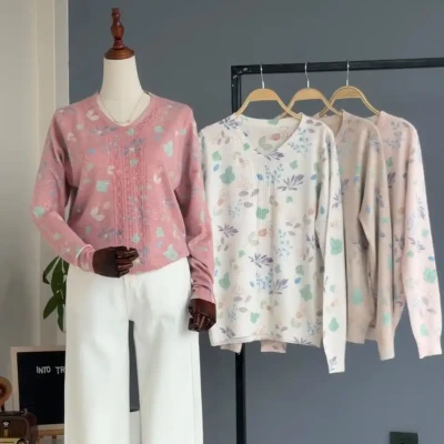 V NECK  FLORAL PRINT SWEATER