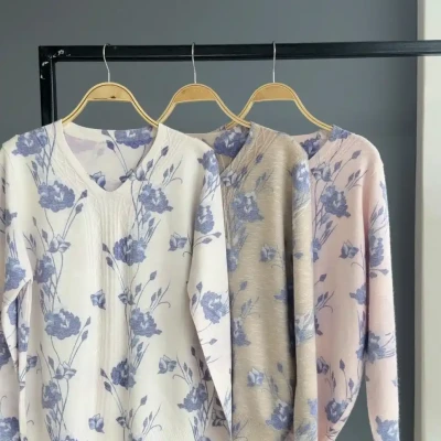 V NECK  FLORAL PRINT SWEATER