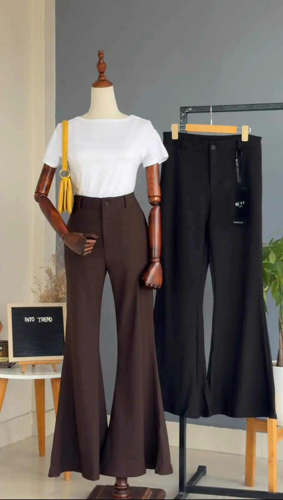 Product image of TRUMPLET BELLY PANT WITH FLEECE
