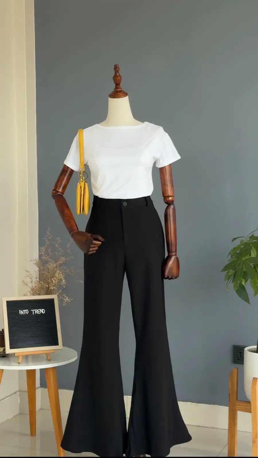 Product image of TRUMPLET BELLY PANT WITH FLEECE
