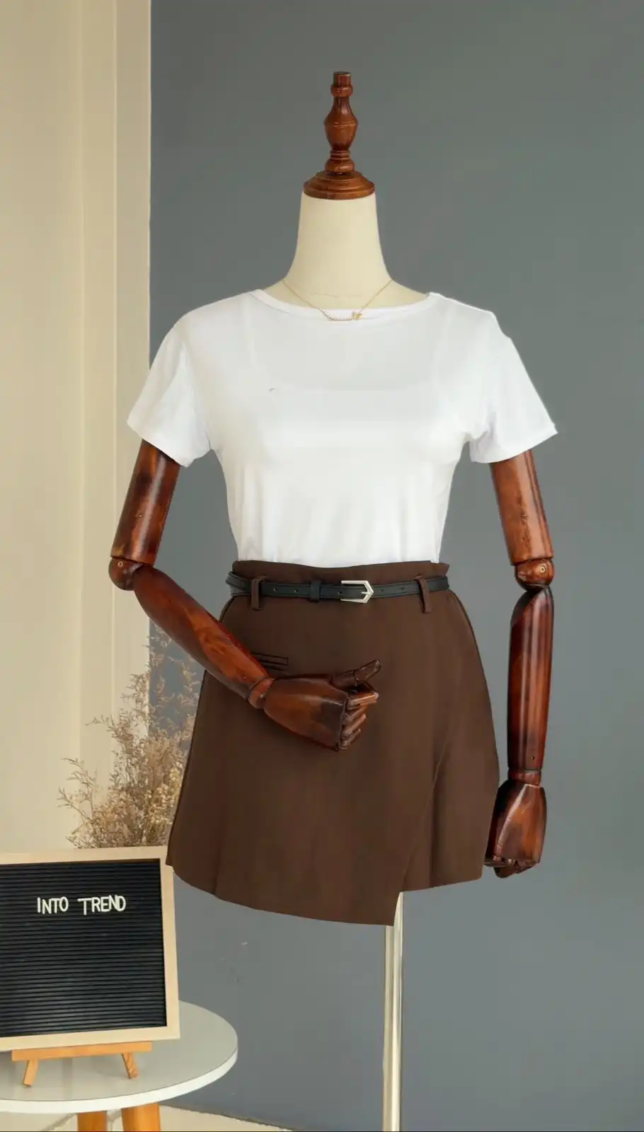 Product image of R5 184 FORMAL SKIRT STYLE SHORTS