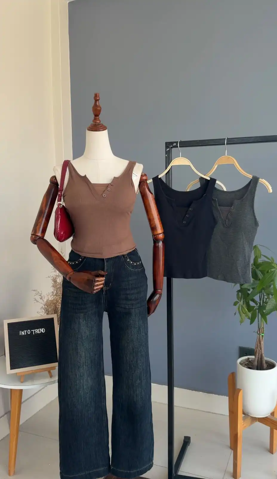 Product image of R2 069 BUTTON PADDED CAMI