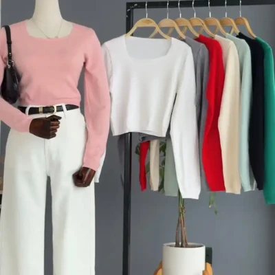 CROP TOP WITH SQUARE NECK