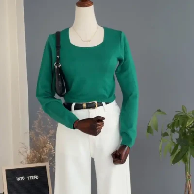 CROP TOP WITH SQUARE NECK