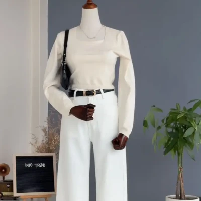 CROP TOP WITH SQUARE NECK