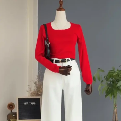 CROP TOP WITH SQUARE NECK