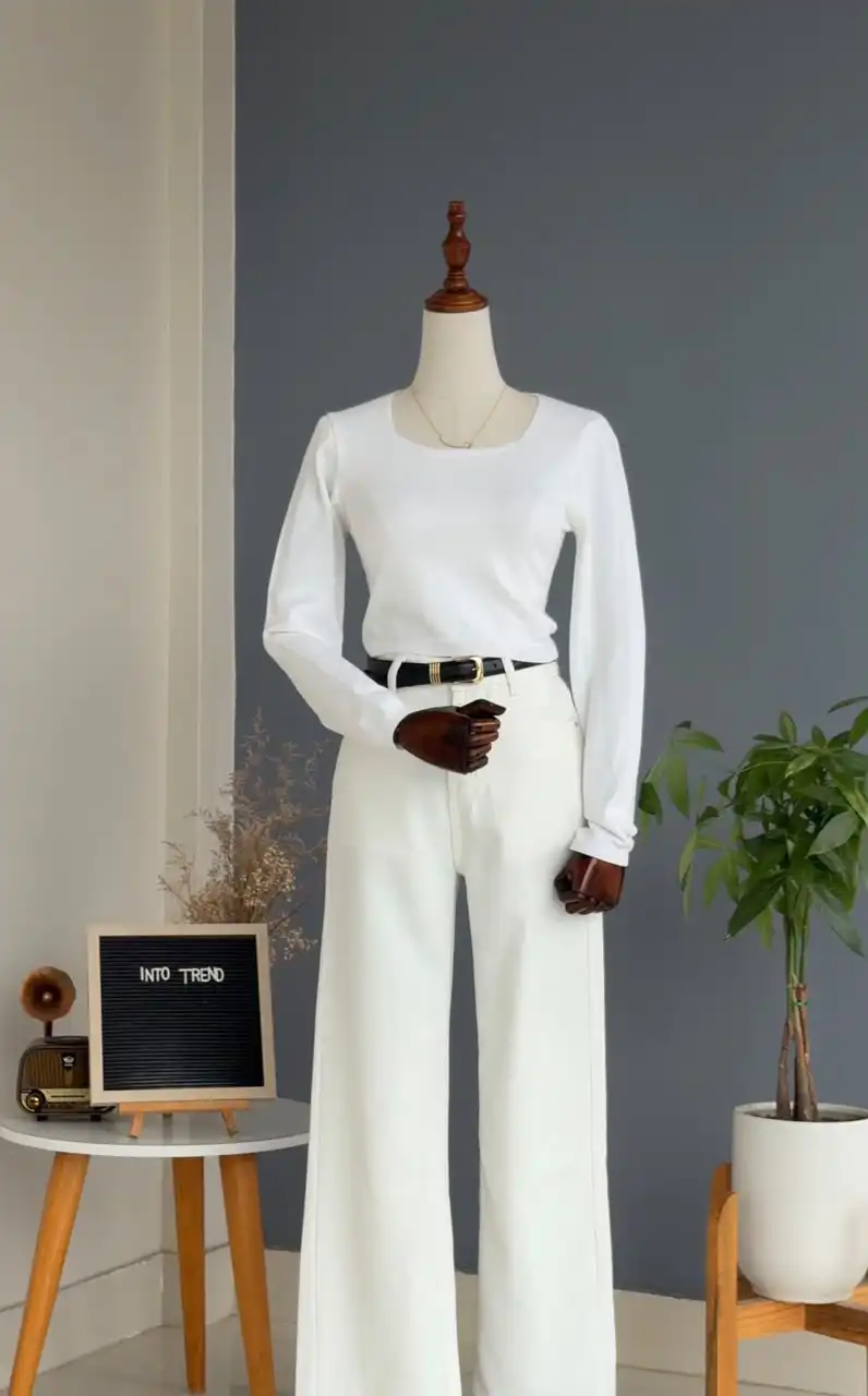 Product image of CROP TOP WITH SQUARE NECK