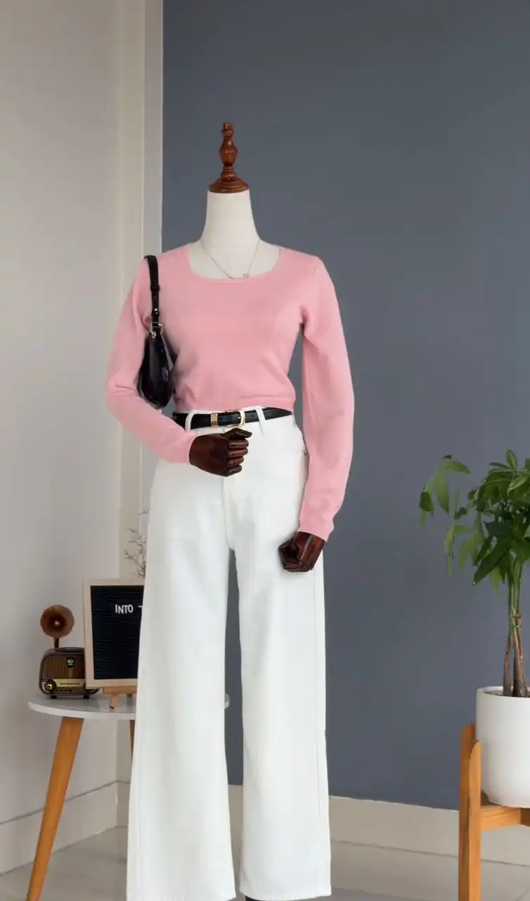 Product image of CROP TOP WITH SQUARE NECK