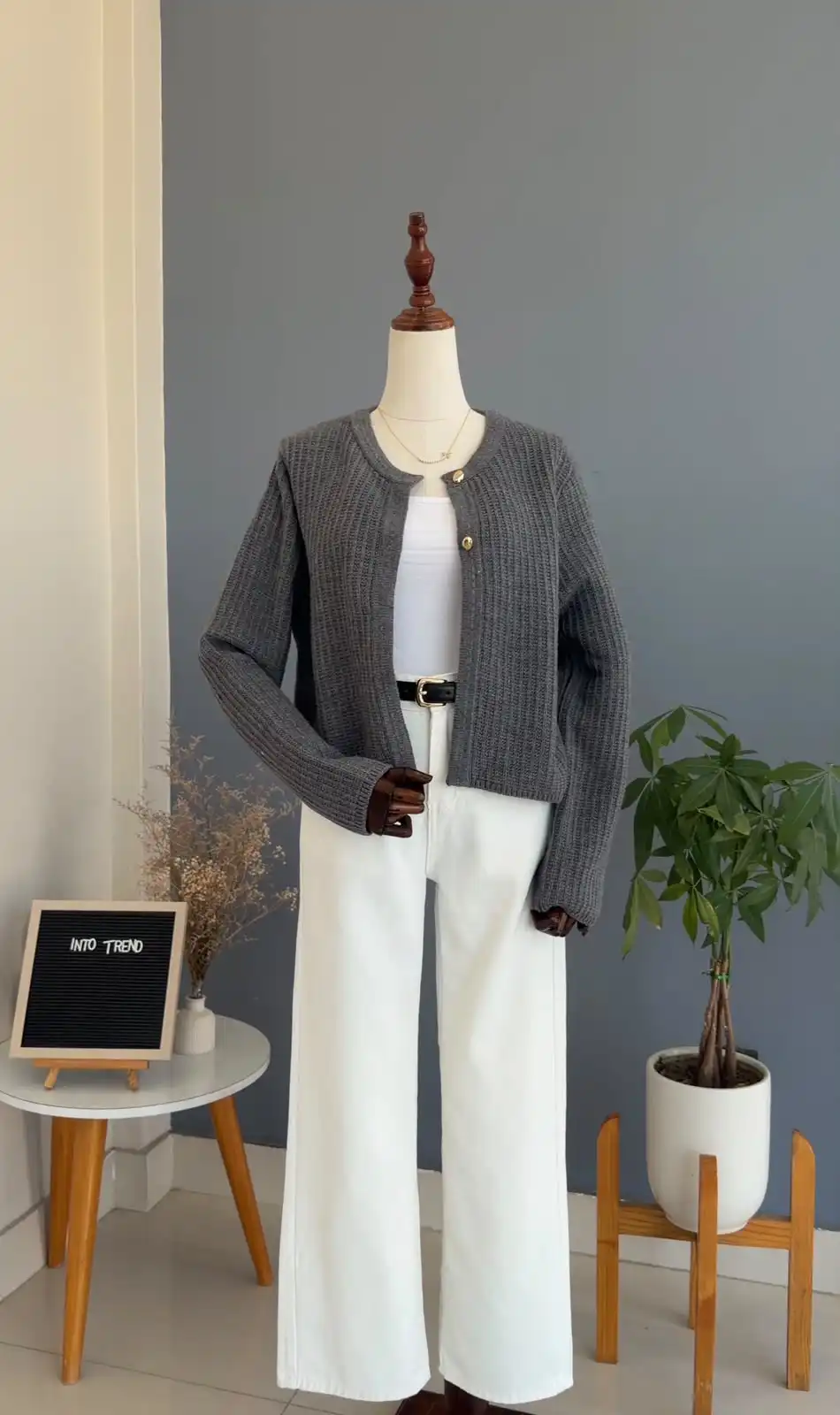 Product image of MULING CARIGAN WITH OVAL GOLDEN BUTTON