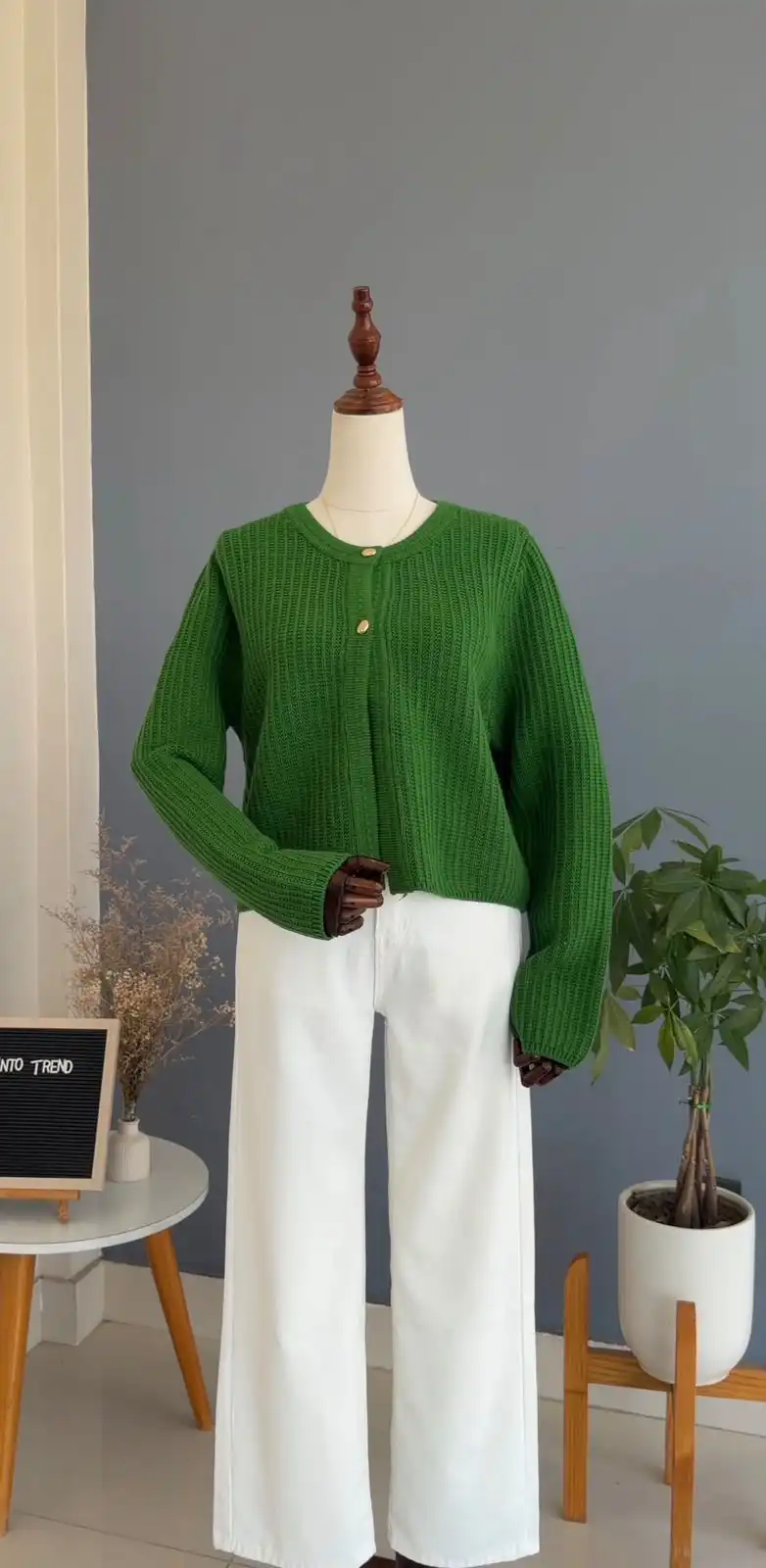 Product image of MULING CARIGAN WITH OVAL GOLDEN BUTTON