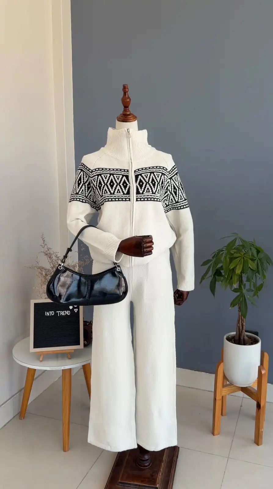 Product image of WOOLEN ZIPUP STYLE CORDSET