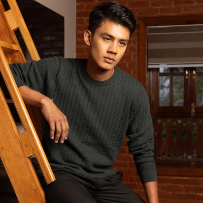 Men’s Classic Cable Knit Sweate...