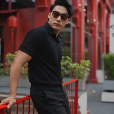 POLO T-SHIRT