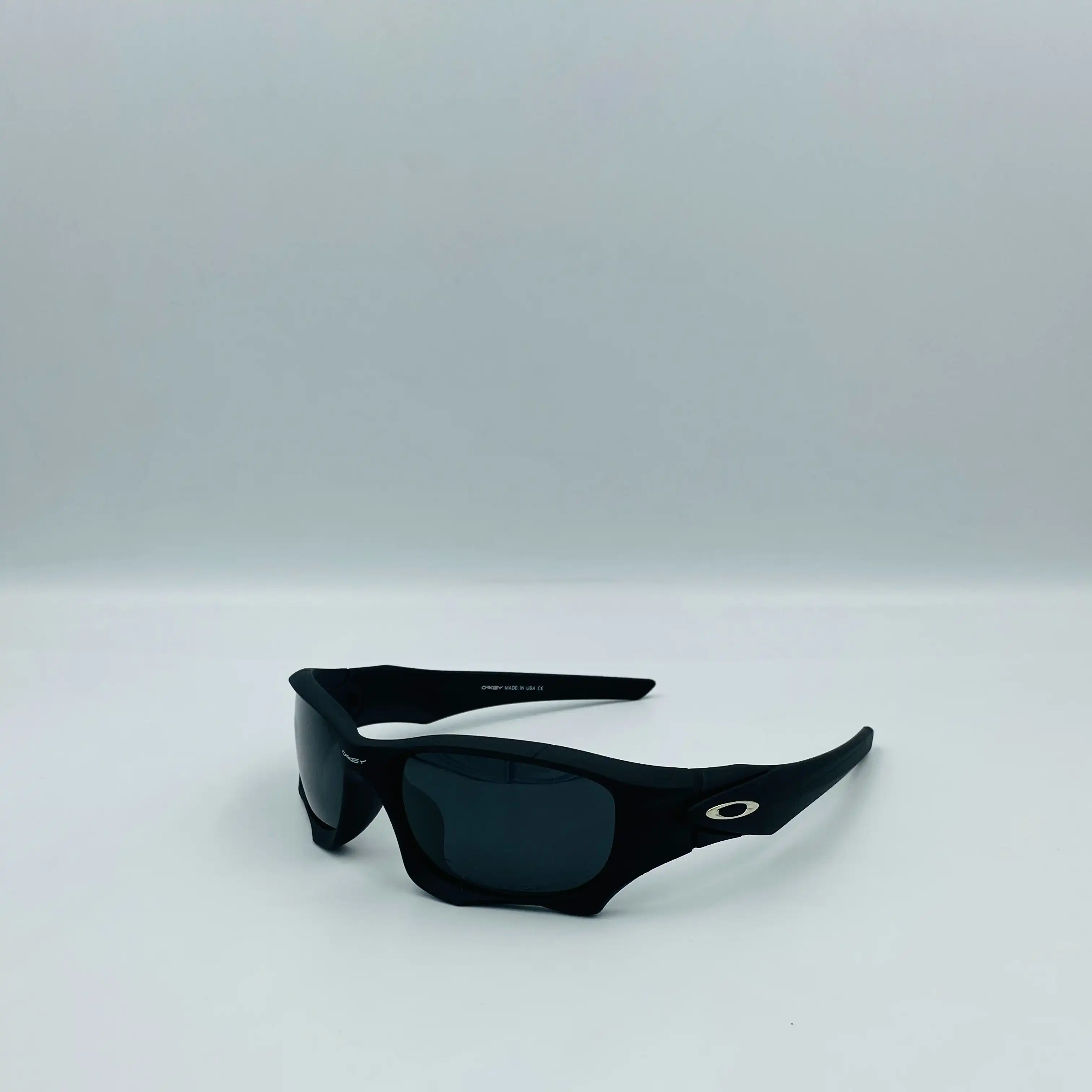 Oakley Pitboss 2 Full Black Polorized Premium Hard Plastic