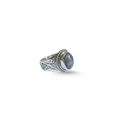 Labradorite Sterling Silver Rin...